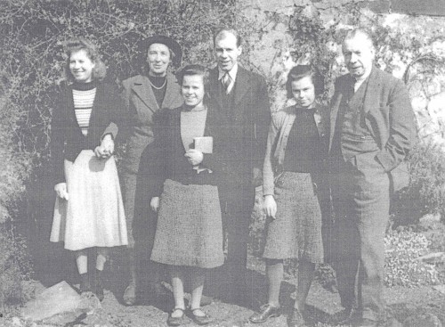 © All rights reserved. Taken at 99 North Street in 1933.<br>From left to right the figures are –<br>Enid Mills, later Elboth; Mrs Mills; Mary Monica Donald Mills; Ken (?) Mills; Margaret Cynthia Donald Mills (Monica’s twin); John Donald Mills.<br><br>Courtesy of Charles Mills.<br>